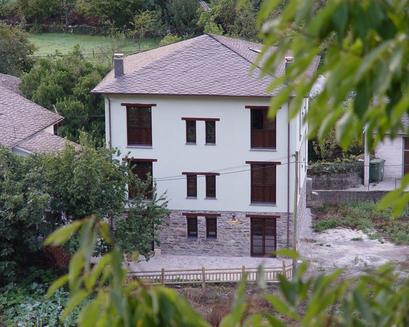 Exterior de la casa y terraza