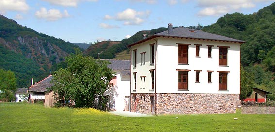 Casa Muniellos. Exterior de la casa.